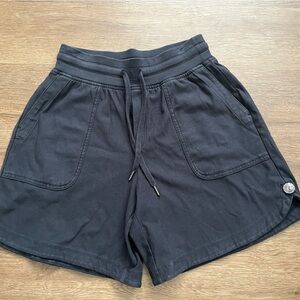 Athleta Farallon Midi Shorts Black size XS